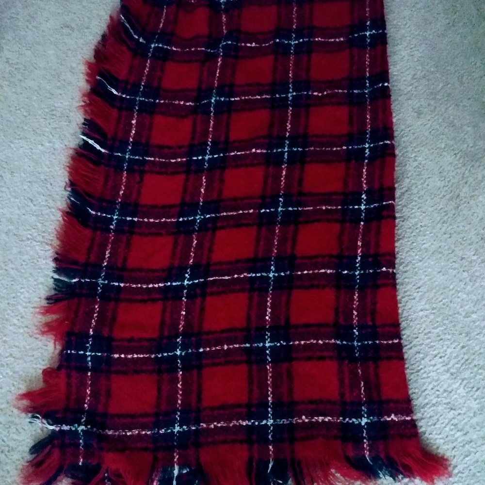 VINTAGE HANDCRAFTED CHRISTMAS THROW BY BOYN VALLEY WEAVERS